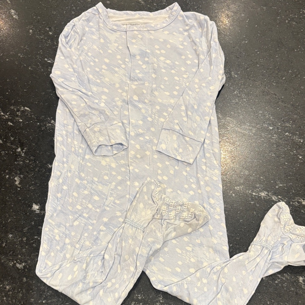 Magnetic Me 9-12 months Footies